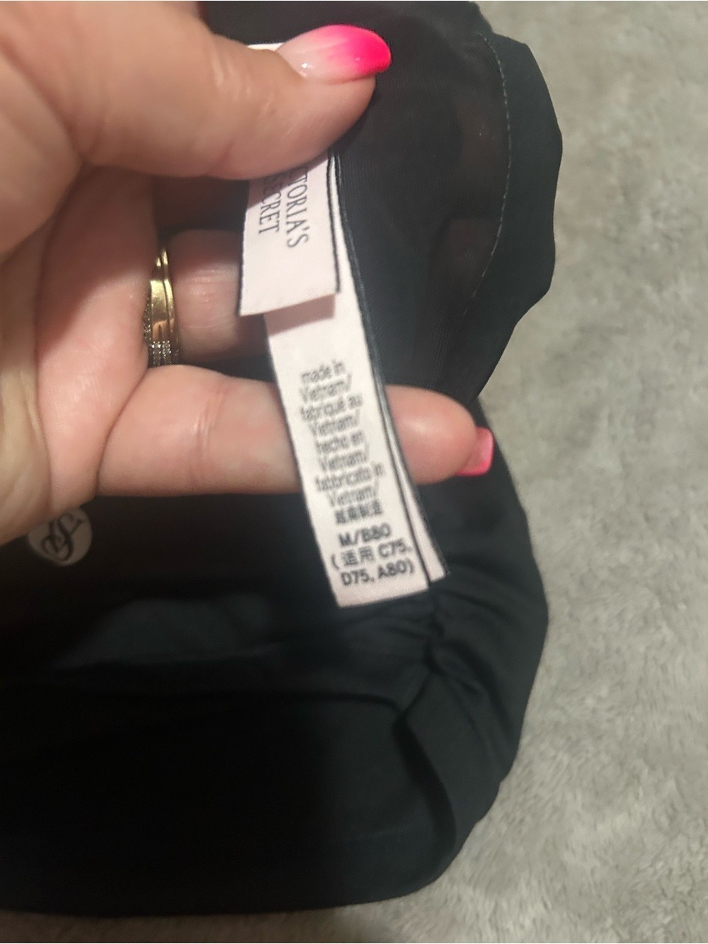 Victoria's Secret Black Seamless Sports Bra - Picture 4 of 4